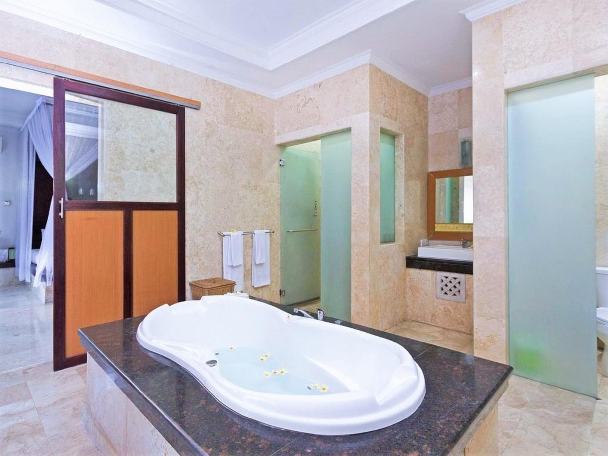 One Bedroom Private Villa Kuta Семиняк Екстериор снимка